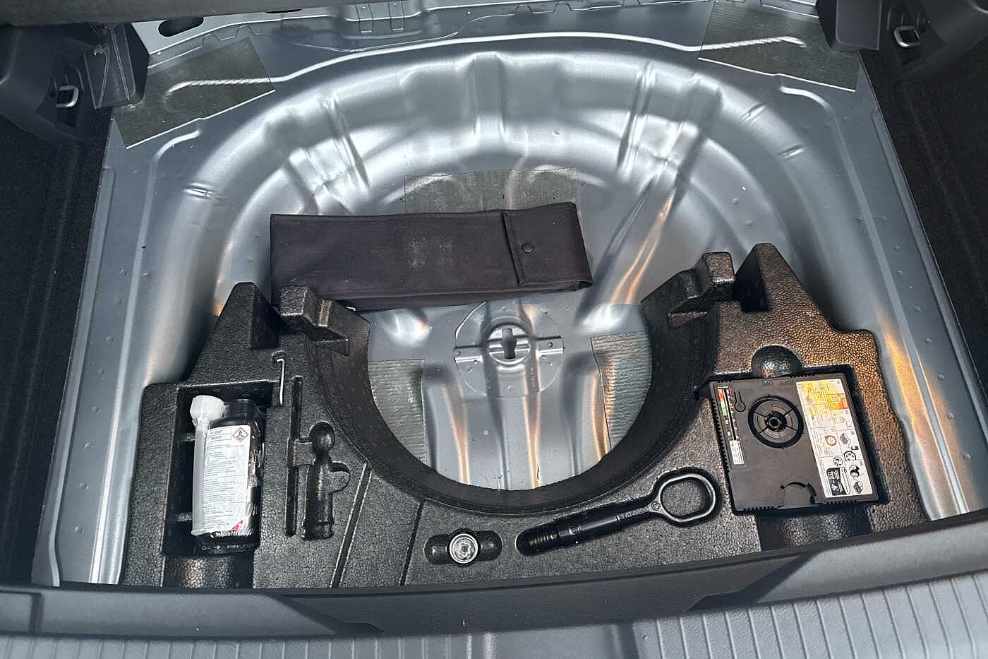 Used Volkswagen T-Roc 2024 for sale - 77176630: Photo 15