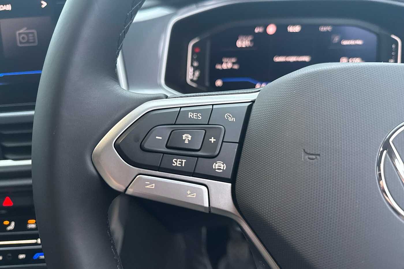 Used Volkswagen T-Roc 2024 for sale - 77176630: Photo 16