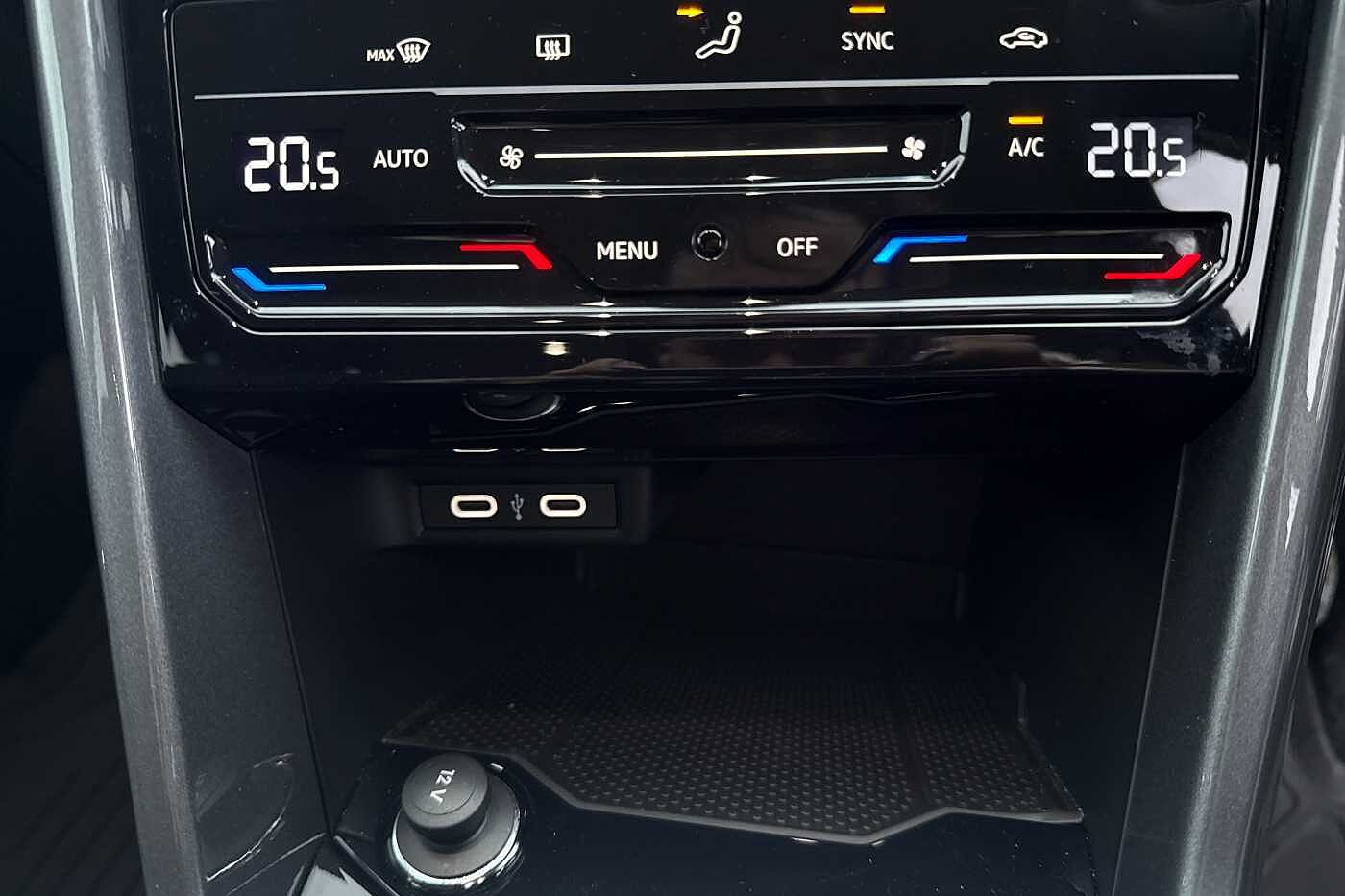 Used Volkswagen T-Roc 2024 for sale - 77176630: Photo 18