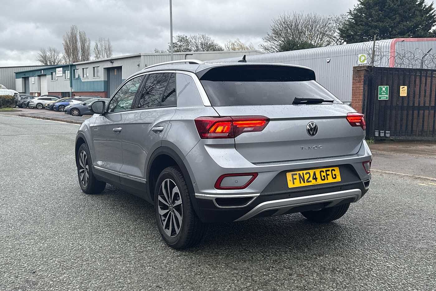 Used Volkswagen T-Roc 2024 for sale - 77176630: Photo 3