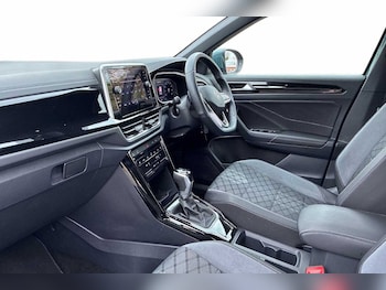 Used Volkswagen T-Roc 2023 for sale - 77978865: Photo