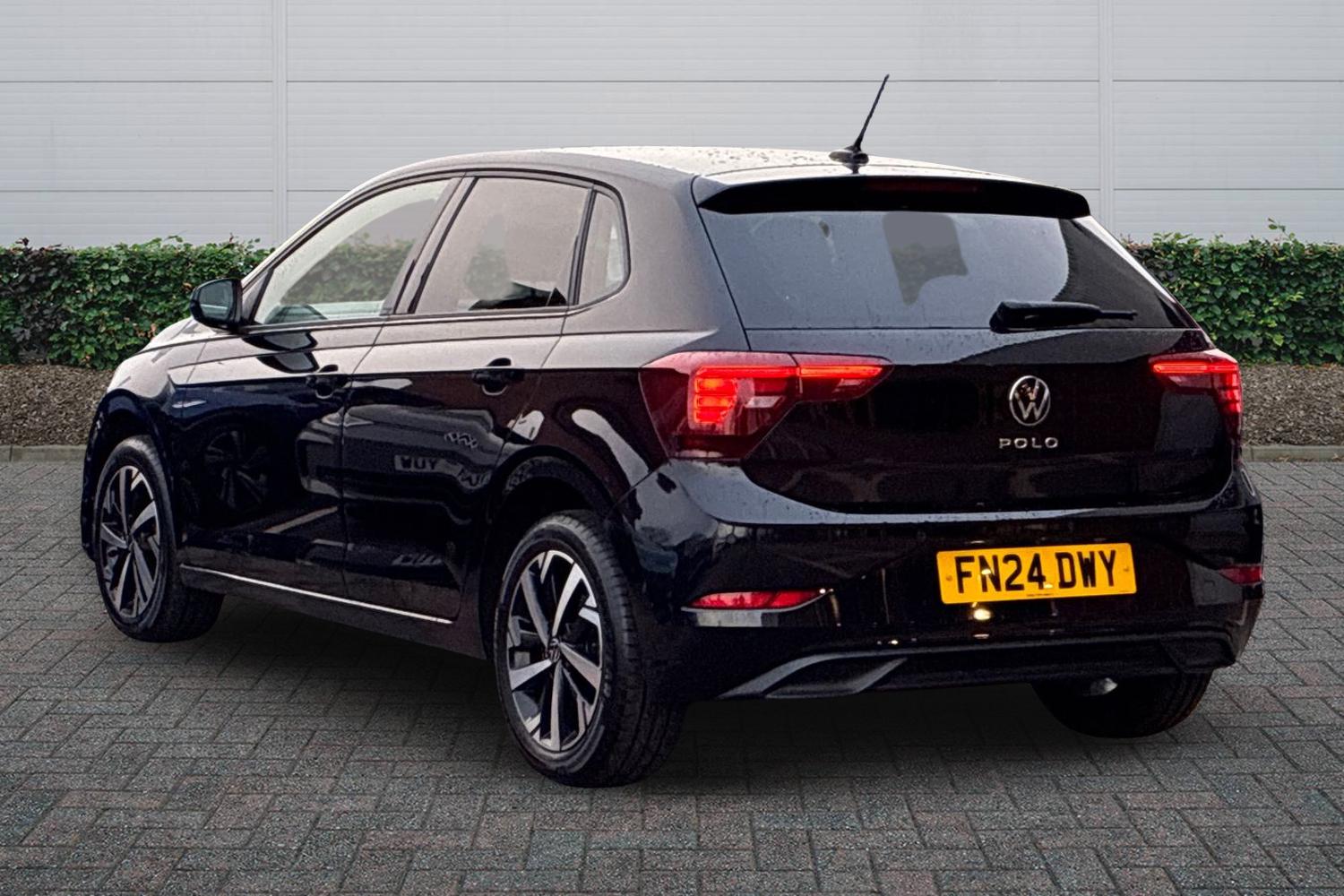 Used Volkswagen Polo 2024 for sale - 76800452: Photo 2