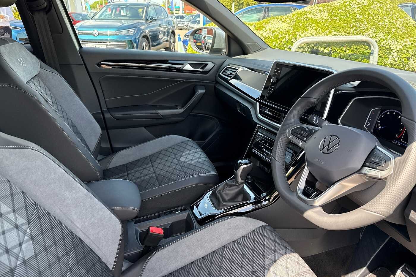 Used Volkswagen T-Roc 2025 for sale - 76110677: Photo 6