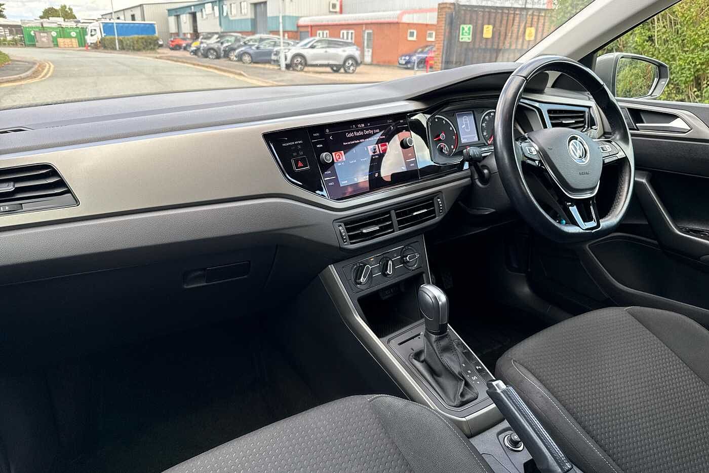 Used Volkswagen Polo 2021 for sale - 76111227: Photo 2