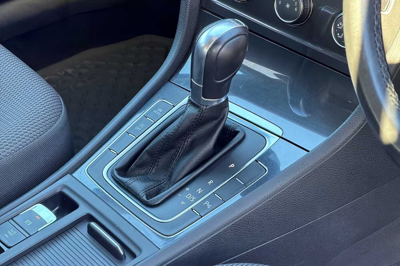 Used Volkswagen Golf 2017 for sale - 76800353: Photo 10