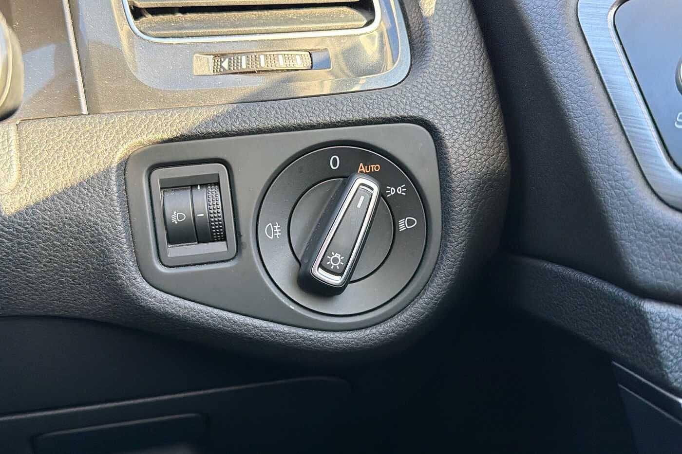 Used Volkswagen Golf 2017 for sale - 76800353: Photo 18