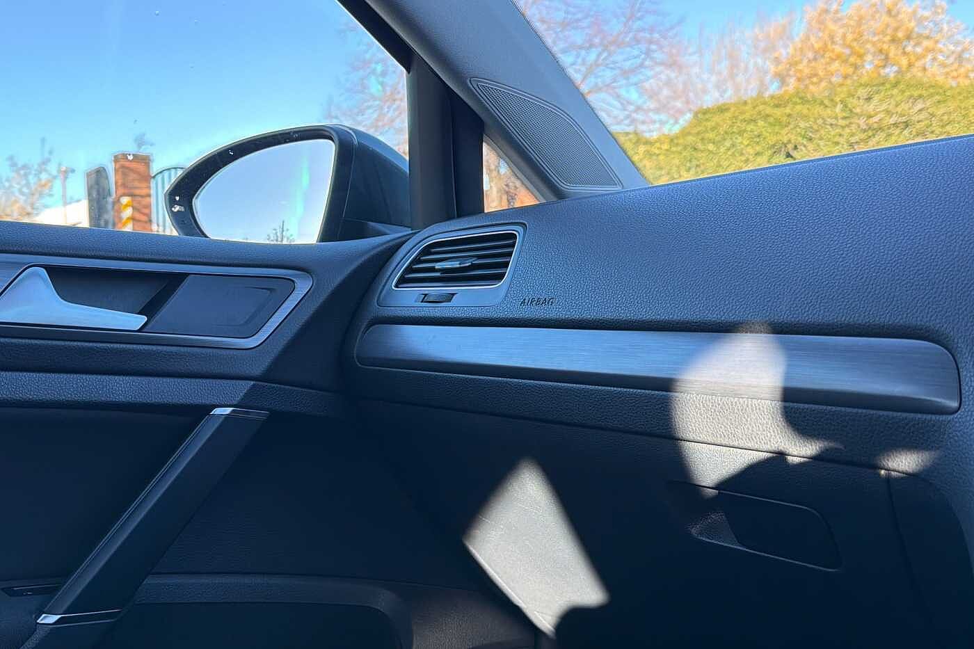 Used Volkswagen Golf 2017 for sale - 76800353: Photo 20