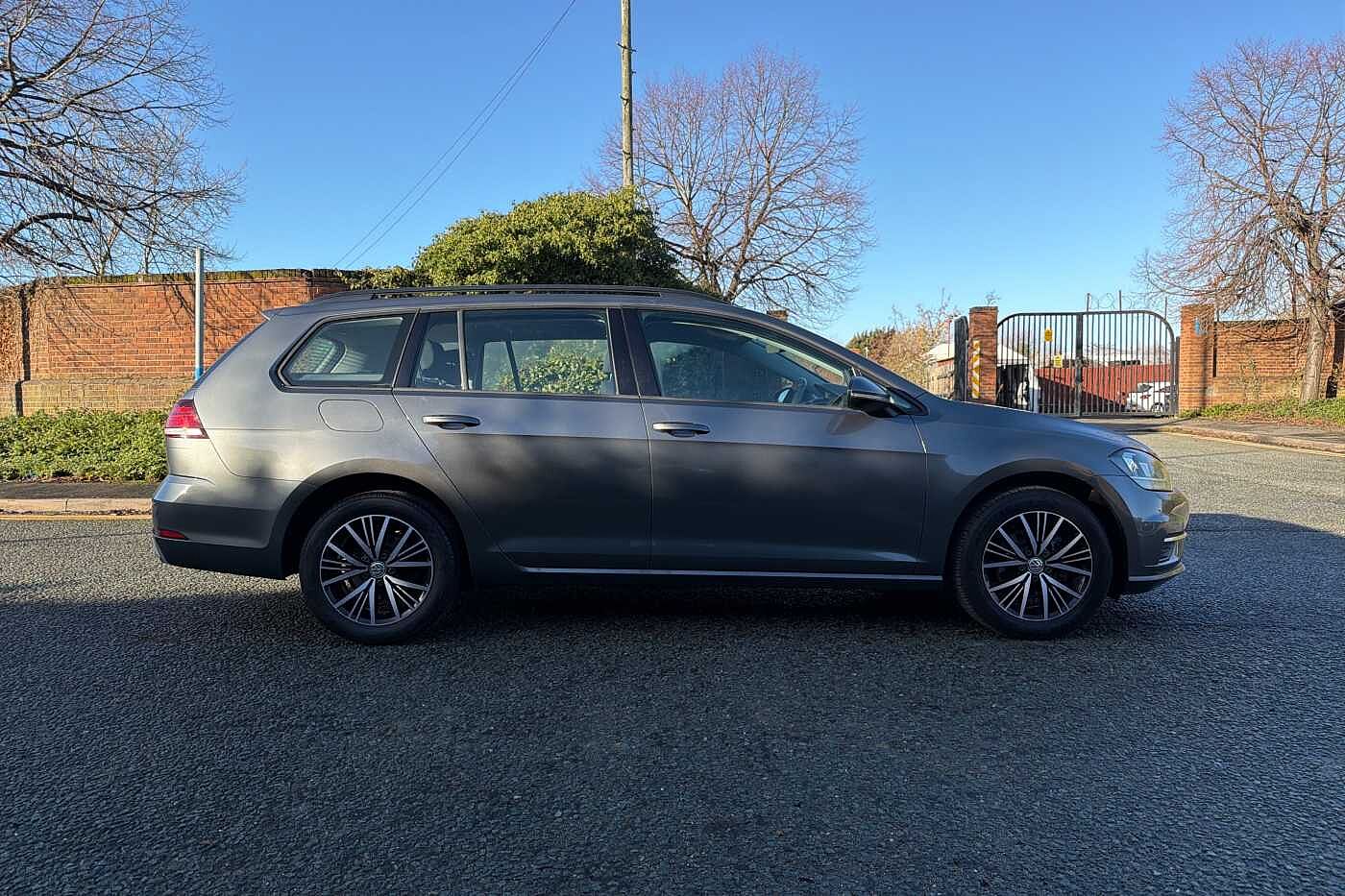 Used Volkswagen Golf 2017 for sale - 76800353: Photo 4