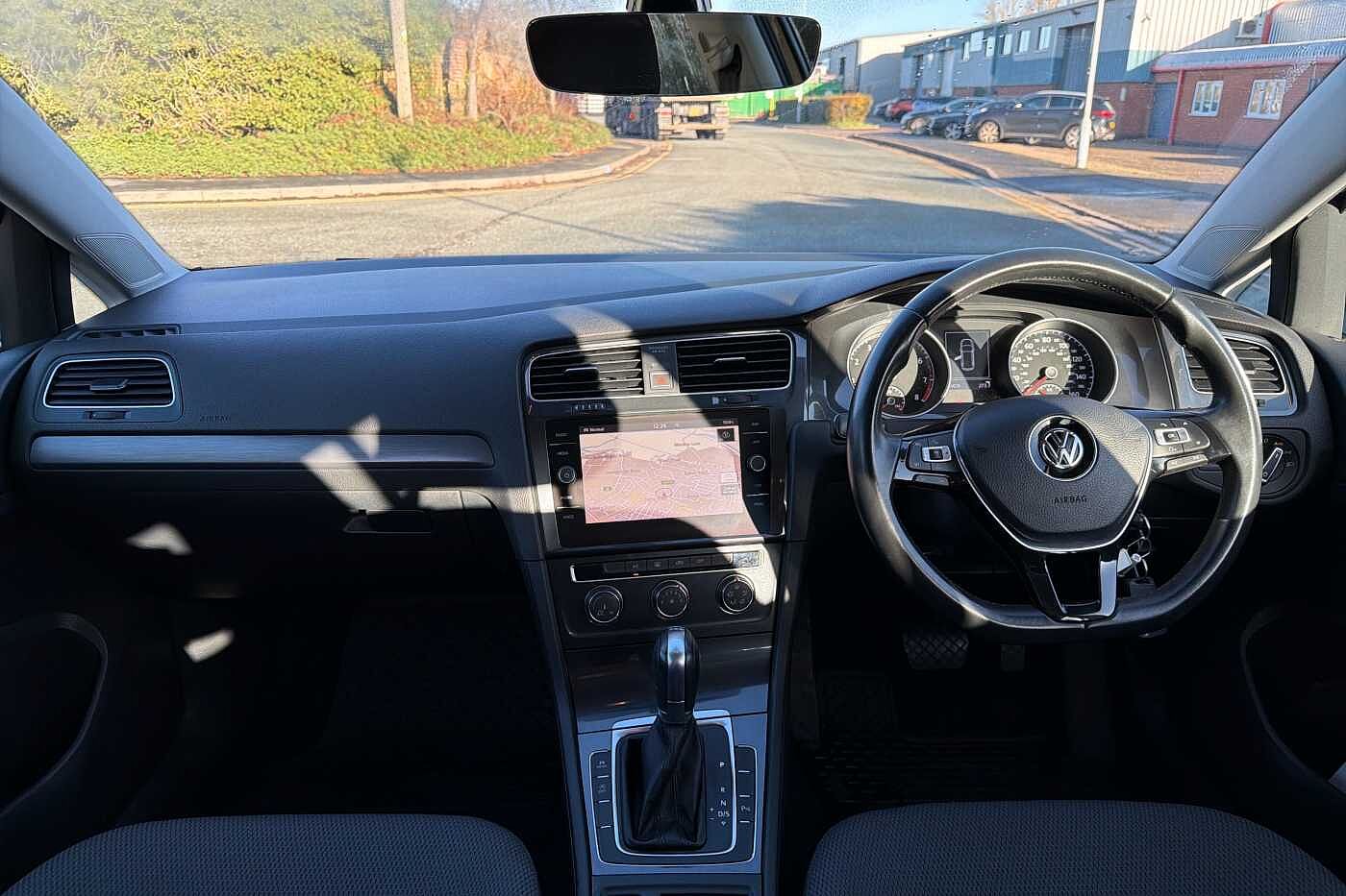 Used Volkswagen Golf 2017 for sale - 76800353: Photo 8