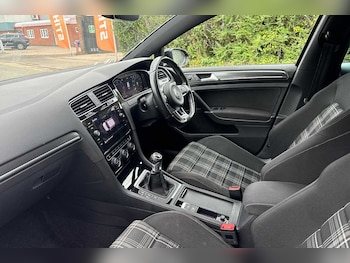 Used Volkswagen Golf 2017 for sale - 75081453: Photo