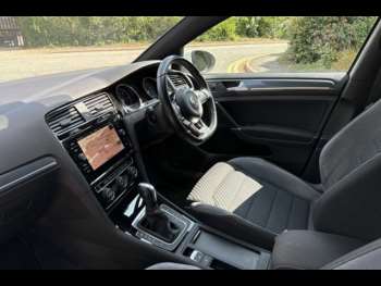 Used Volkswagen Golf 2019 for sale - 74922286: Photo