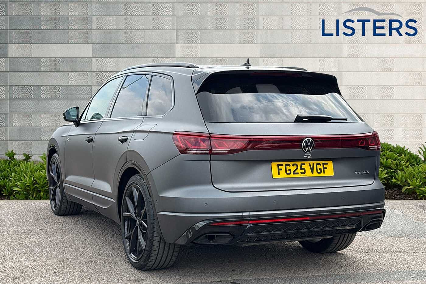 Used Volkswagen Touareg 2025 for sale - 76110528: Photo 3