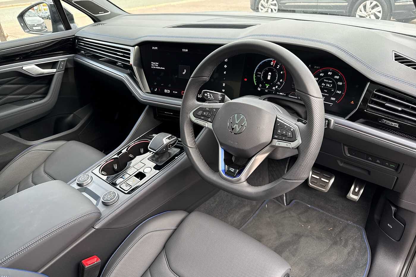 Used Volkswagen Touareg 2025 for sale - 76110528: Photo 6