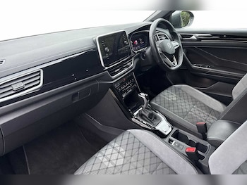 Used Volkswagen T-Roc 2023 for sale - 77177587: Photo