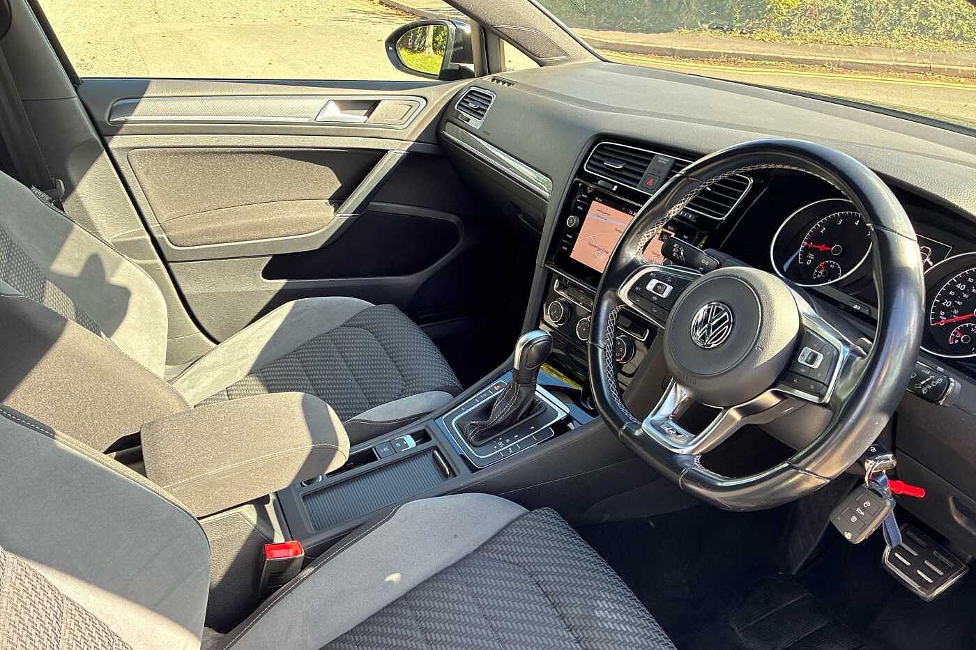 Used Volkswagen Golf 2020 for sale - 76111604: Photo 6