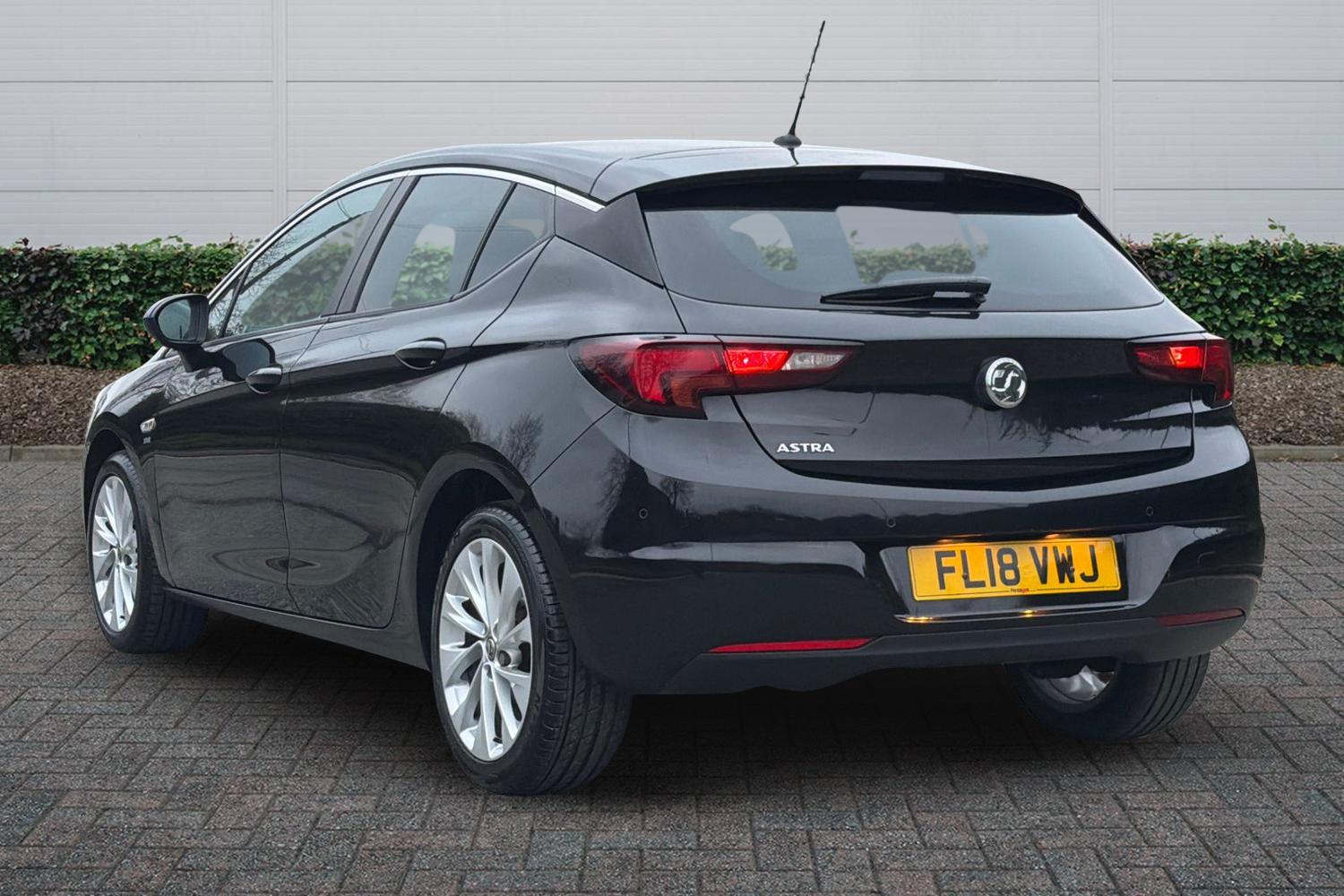 Used Vauxhall Astra 2018 for sale - 77176557: Photo 2