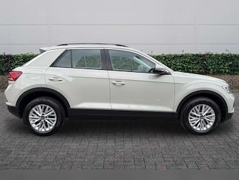 Used Volkswagen T-Roc 2022 for sale - 79670953: Photo