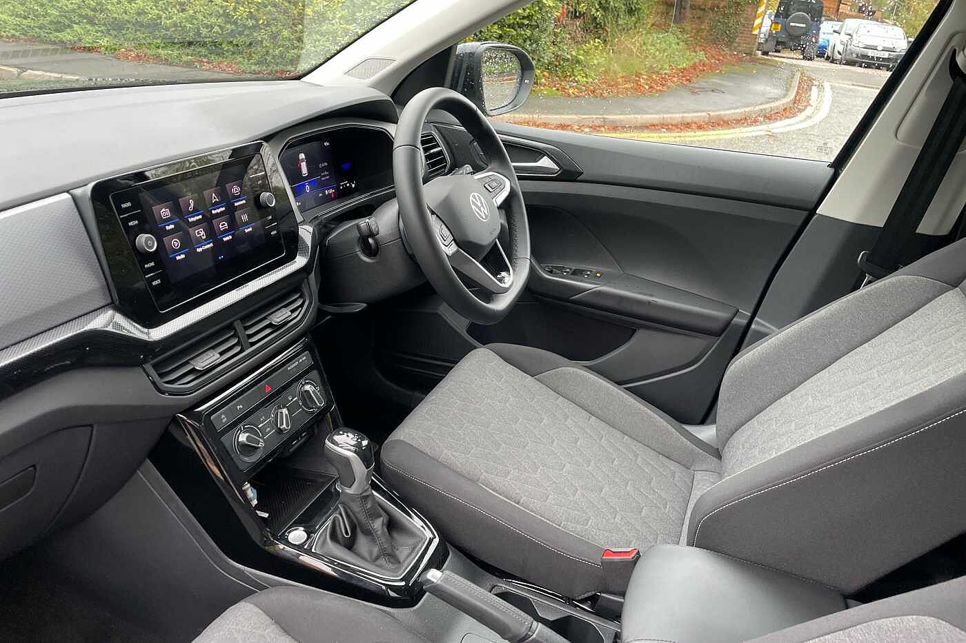 Used Volkswagen T-Cross 2024 for sale - 77176721: Photo 2