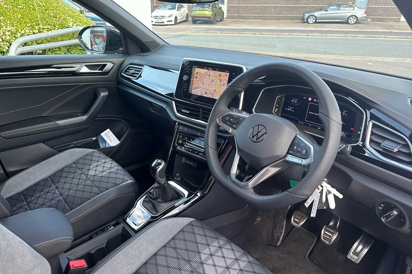 Used Volkswagen T-Roc 2025 for sale - 76110698: Photo 6