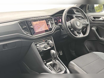 Used Volkswagen T-Roc 2021 for sale - 78088006: Photo