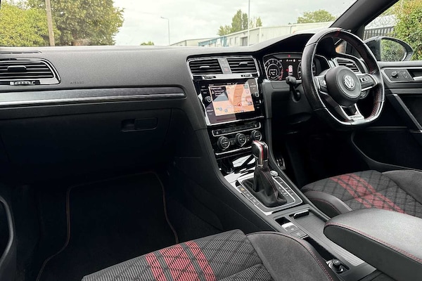 Used Volkswagen Golf 2019 for sale - 76327779: Photo 2