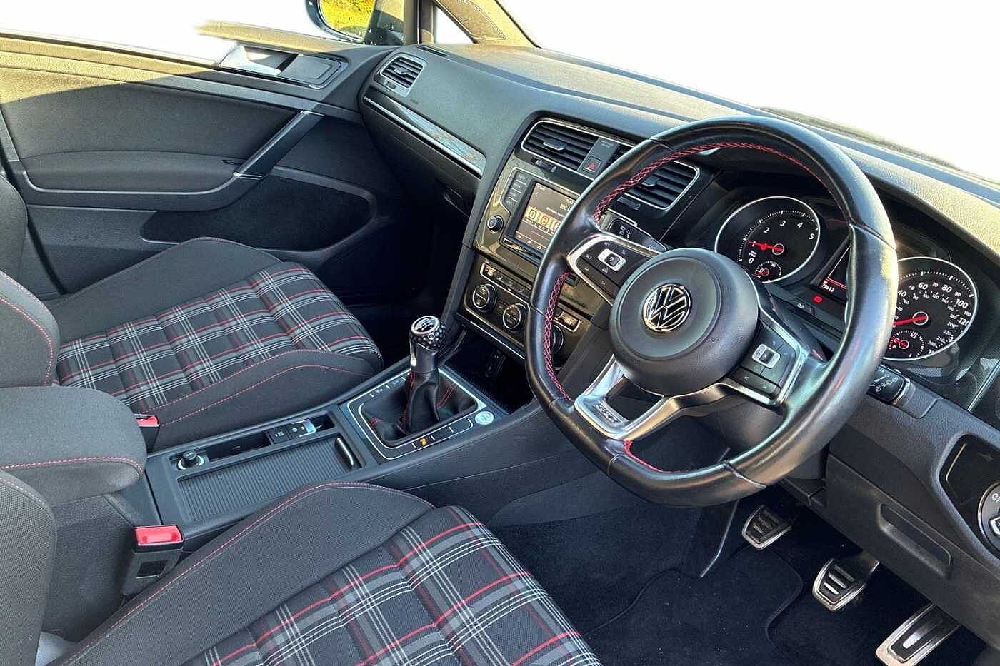 Used Volkswagen Golf 2017 for sale - 77177524: Photo 6