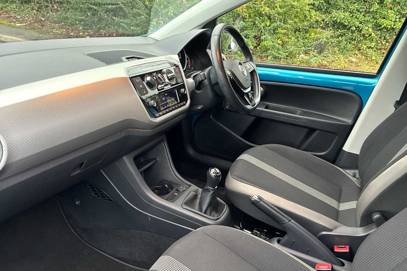 Used Volkswagen up! 2018 for sale - 76670982: Photo 2