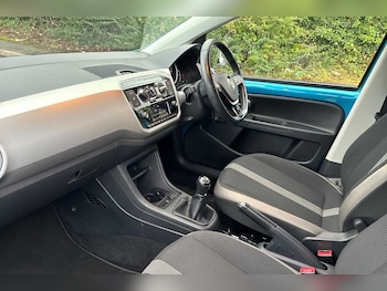 Used Volkswagen up! 2018 for sale - 76670982: Photo