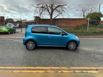 Used Volkswagen up! 2018 for sale - 76670982: Photo
