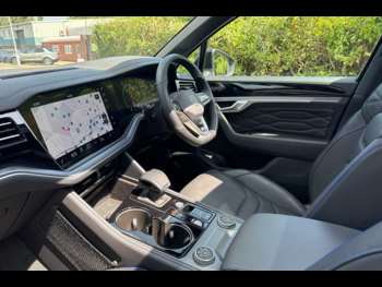 Used Volkswagen Touareg 2024 for sale - 74889581: Photo