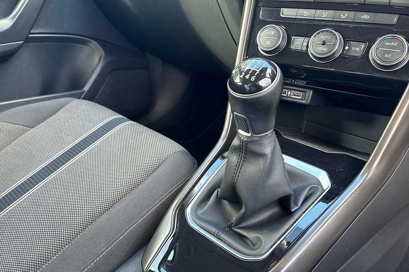 Used Volkswagen T-Roc 2019 for sale - 76111271: Photo 10