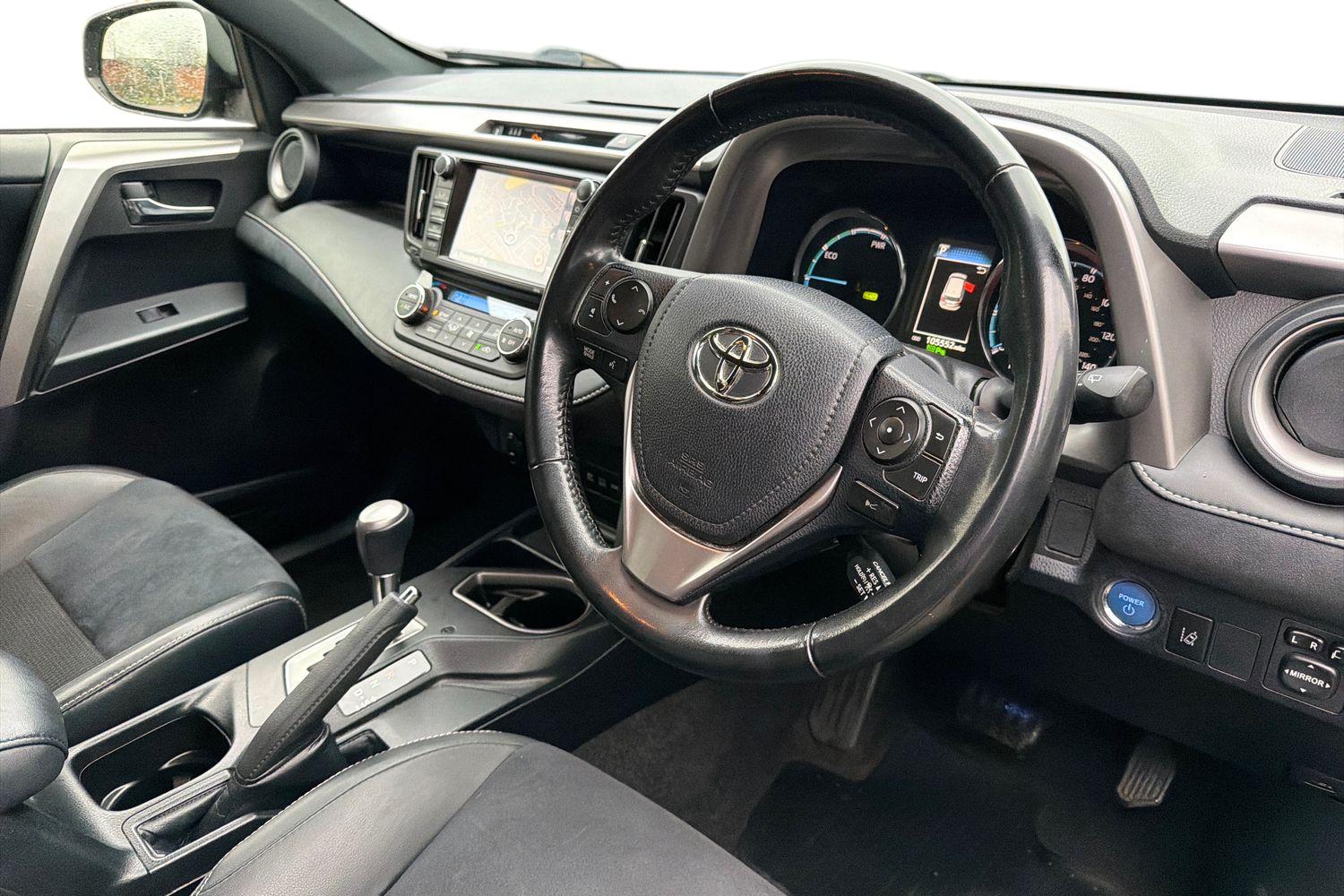 Used Toyota RAV4 2017 for sale - 76888232: Photo 12