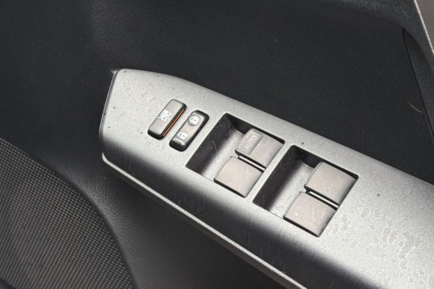 Used Toyota RAV4 2017 for sale - 76888232: Photo 14