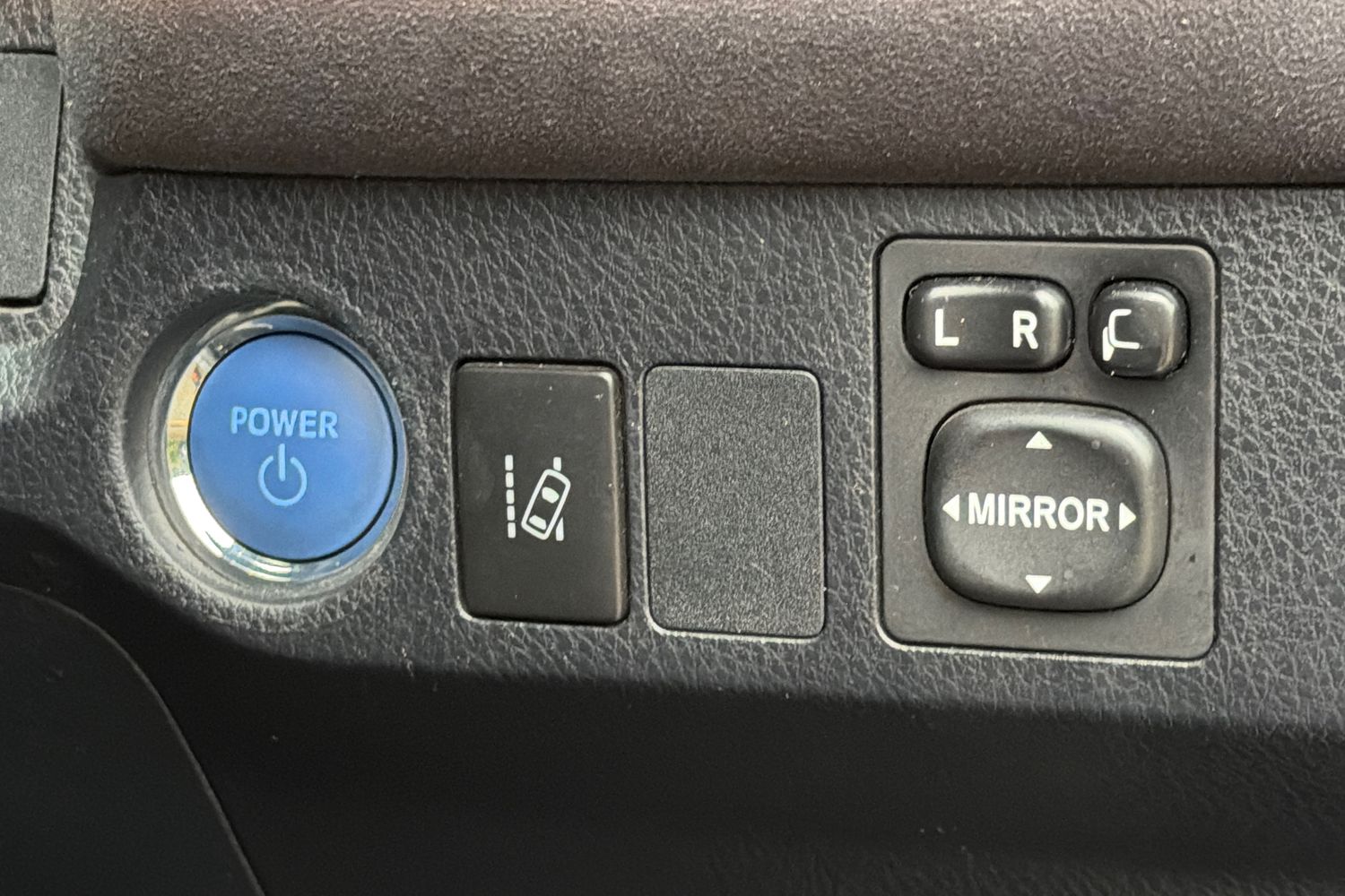 Used Toyota RAV4 2017 for sale - 76888232: Photo 15