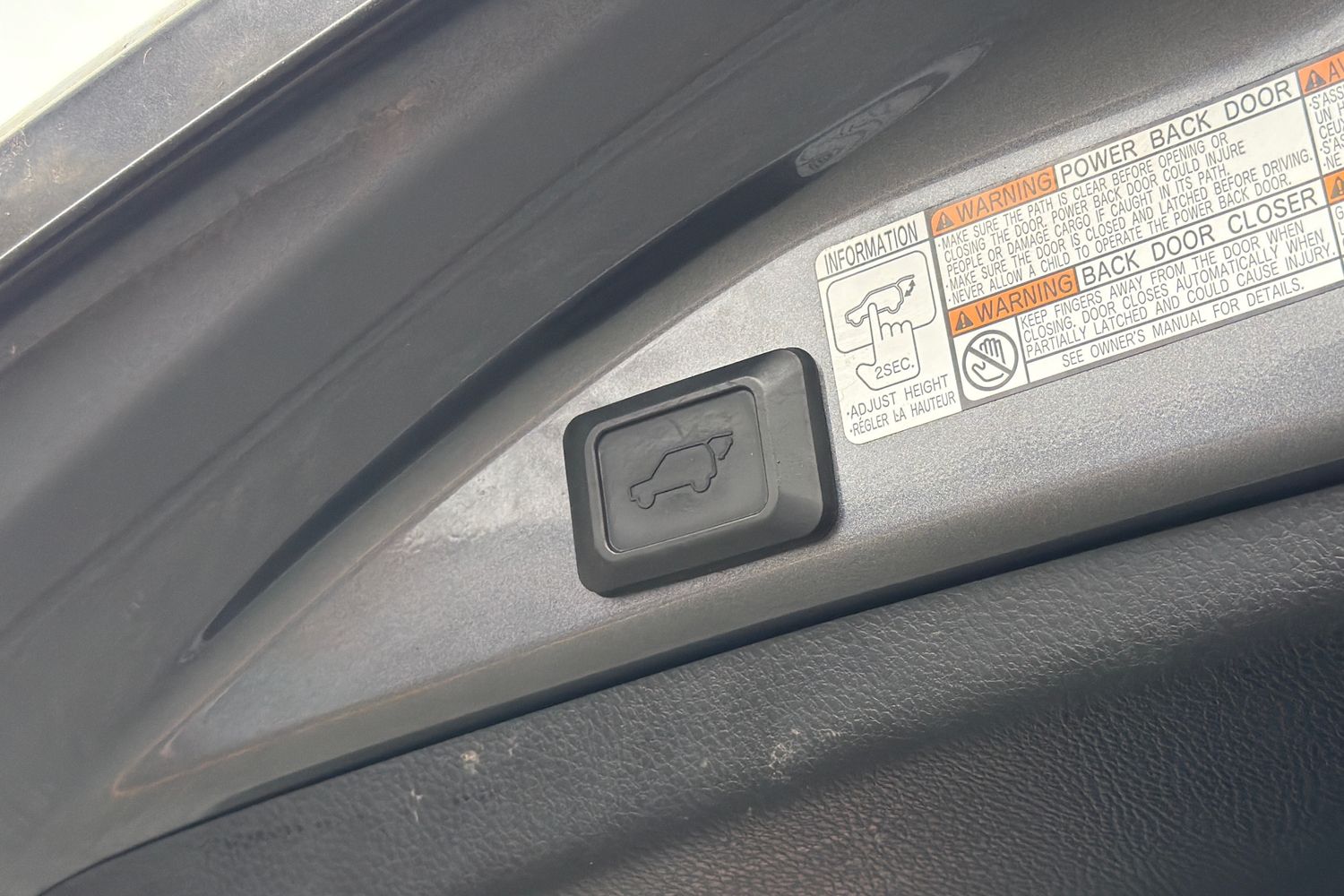 Used Toyota RAV4 2017 for sale - 76888232: Photo 16