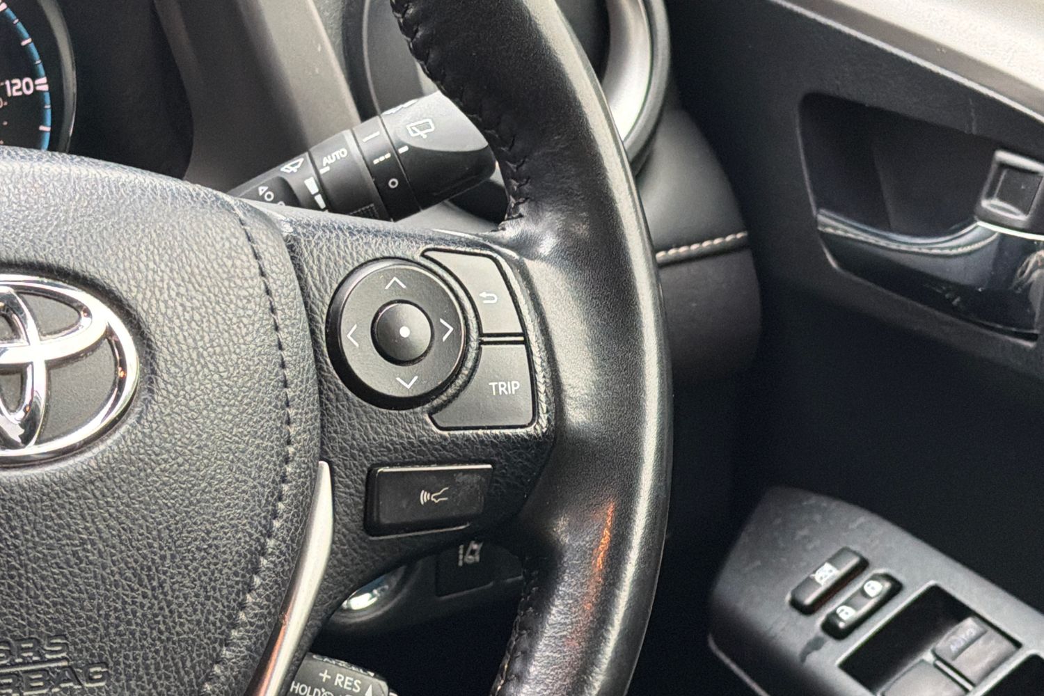 Used Toyota RAV4 2017 for sale - 76888232: Photo 20