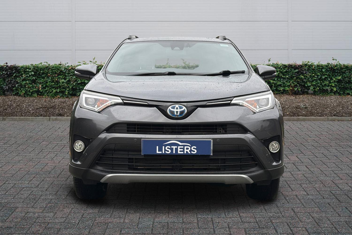 Used Toyota RAV4 2017 for sale - 76888232: Photo 3