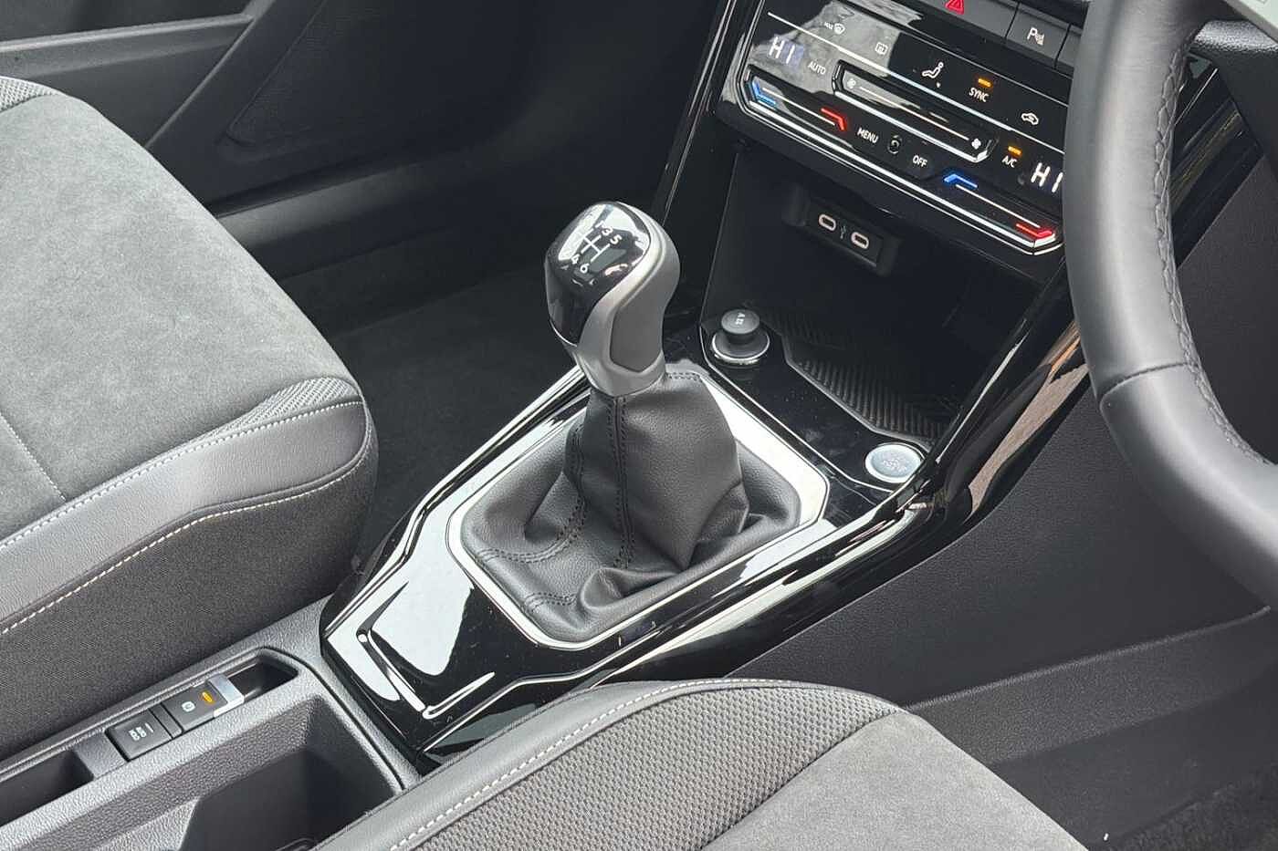 Used Volkswagen T-Roc 2026 for sale - 77442076: Photo 17