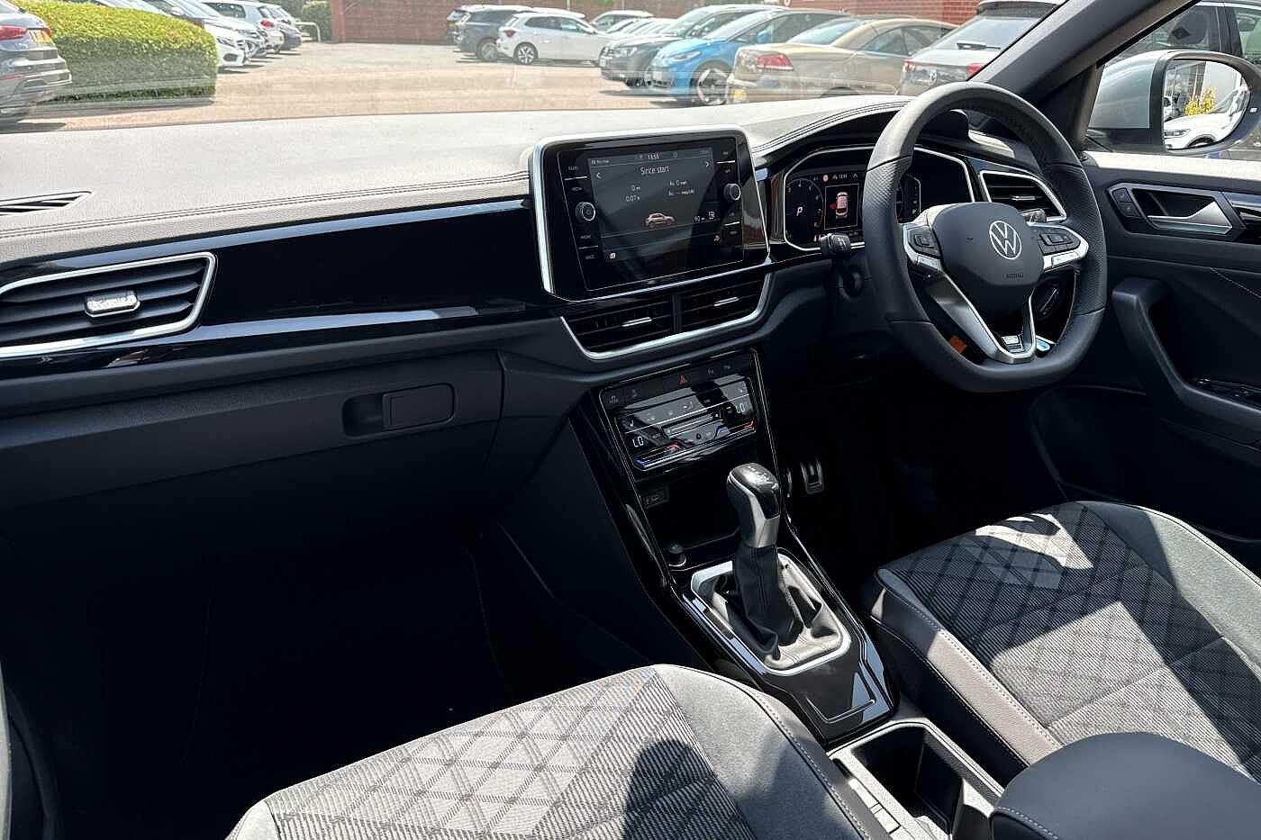 Used Volkswagen T-Roc 2025 for sale - 77177532: Photo 2