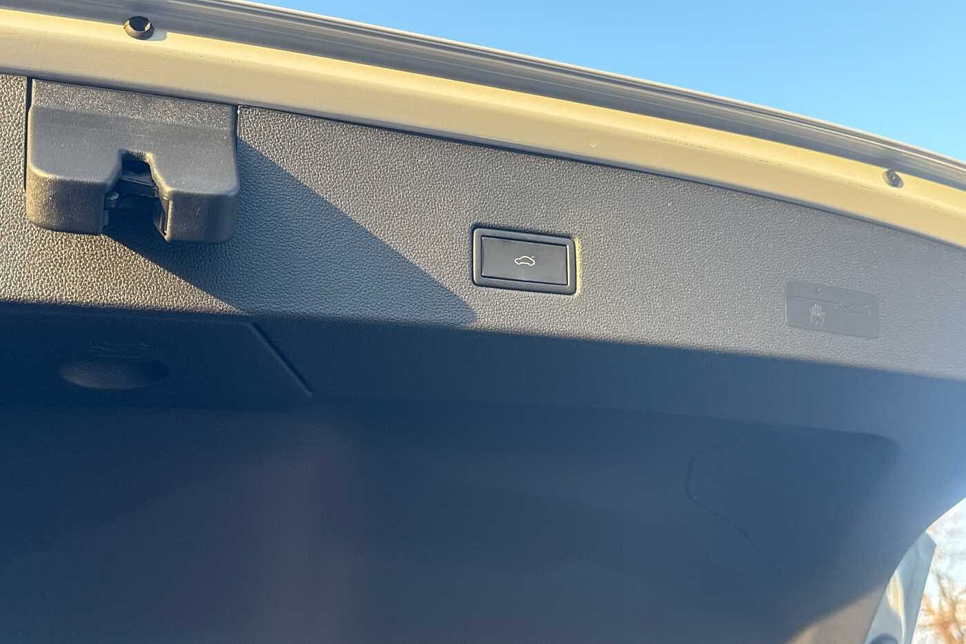 Used Volkswagen T-Roc 2021 for sale - 76350503: Photo 17