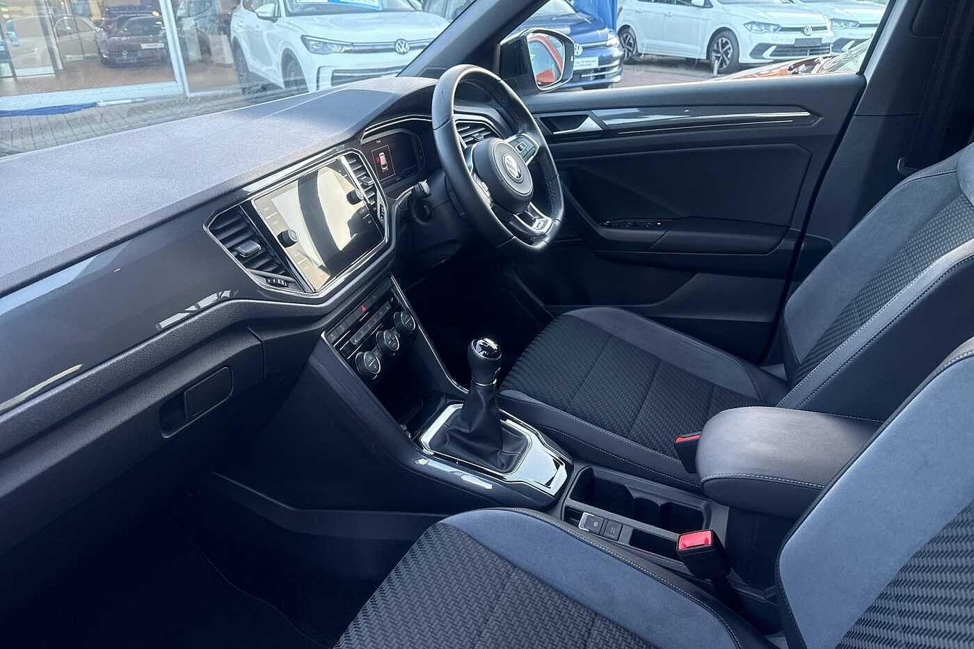 Used Volkswagen T-Roc 2021 for sale - 76350503: Photo 2