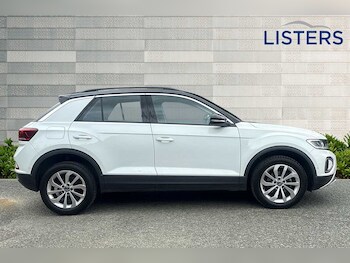 Used Volkswagen T-Roc 2023 for sale - 75842615: Photo