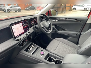 Used Volkswagen Tiguan 2024 for sale - 77177745: Photo