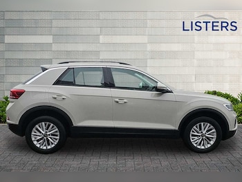 Used Volkswagen T-Roc 2023 for sale - 77231560: Photo