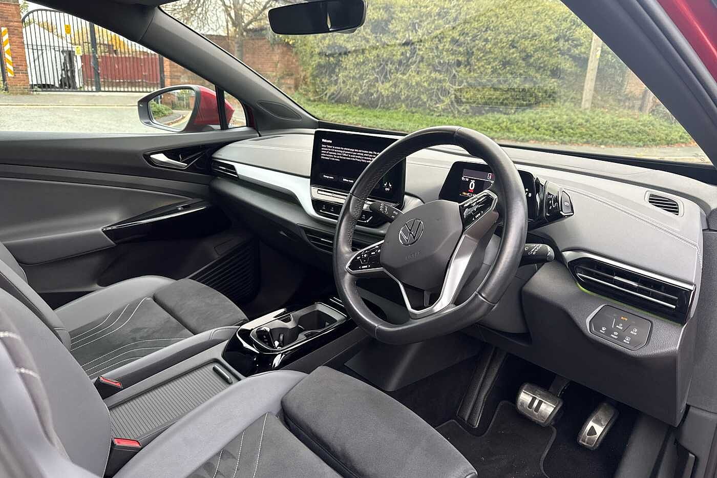 Used Volkswagen ID.4 2023 for sale - 76359759: Photo 6