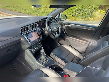 Used Volkswagen Tiguan 2019 for sale - 76111432: Photo 2