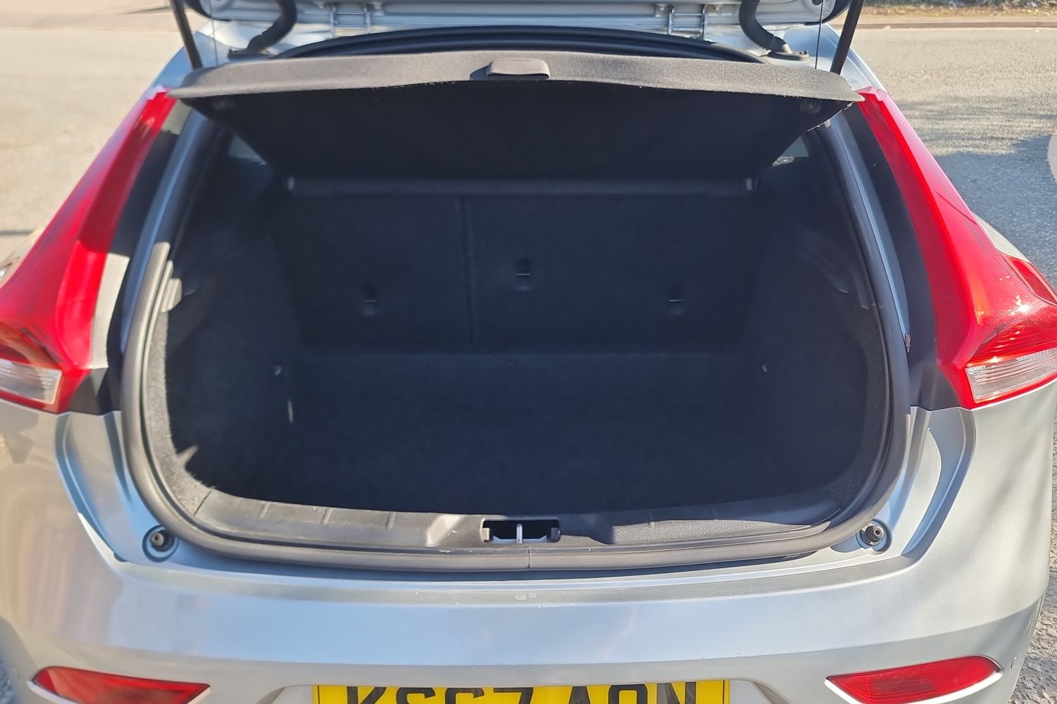 Used Volvo V40 2017 for sale - 77941572: Photo 10