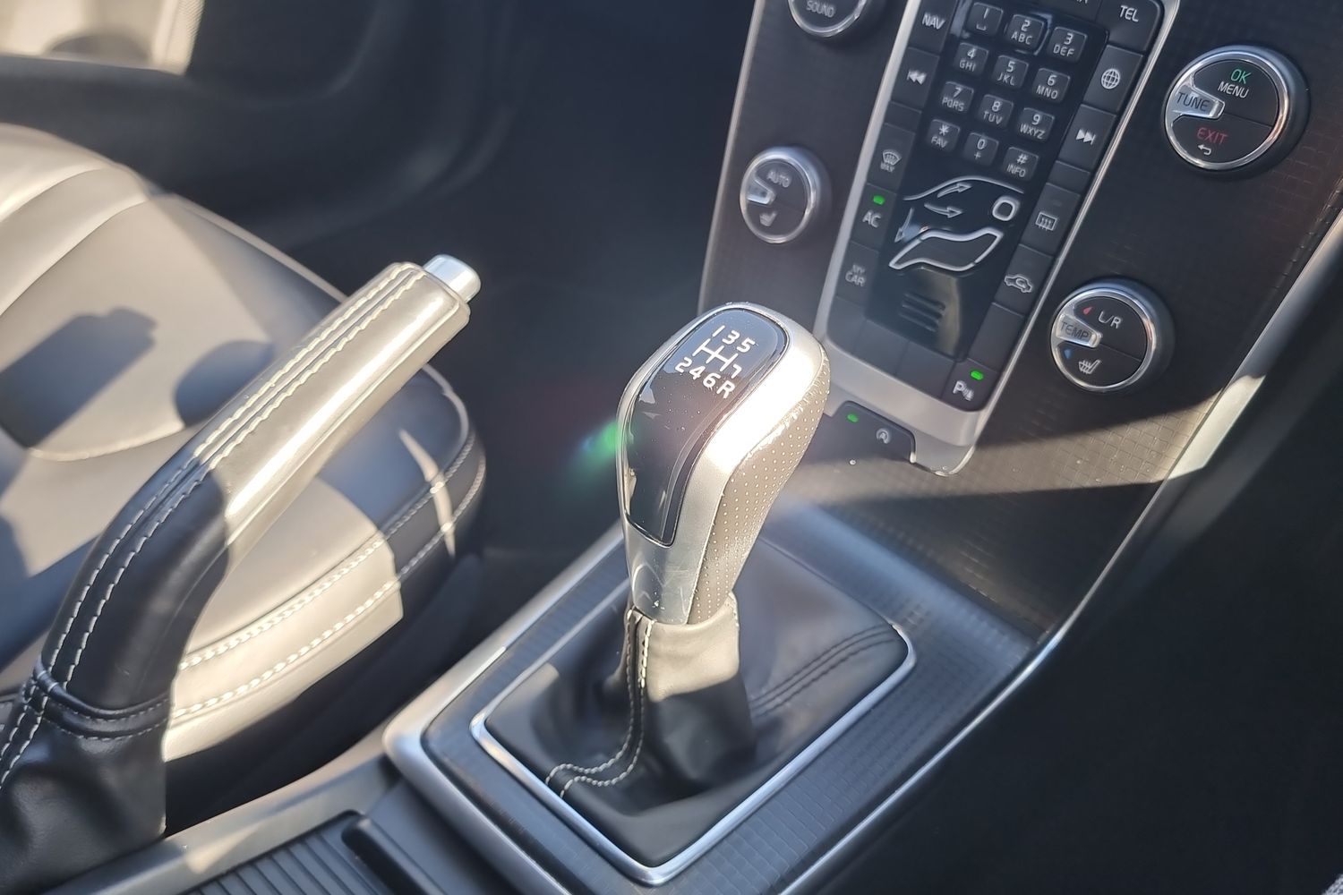 Used Volvo V40 2017 for sale - 77941572: Photo 14