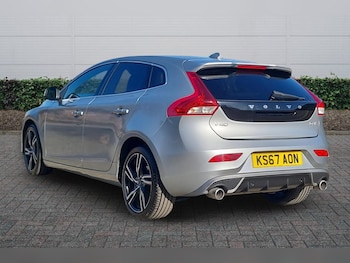Used Volvo V40 2017 for sale - 77941572: Photo