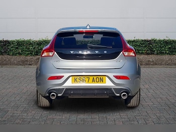 Used Volvo V40 2017 for sale - 77941572: Photo